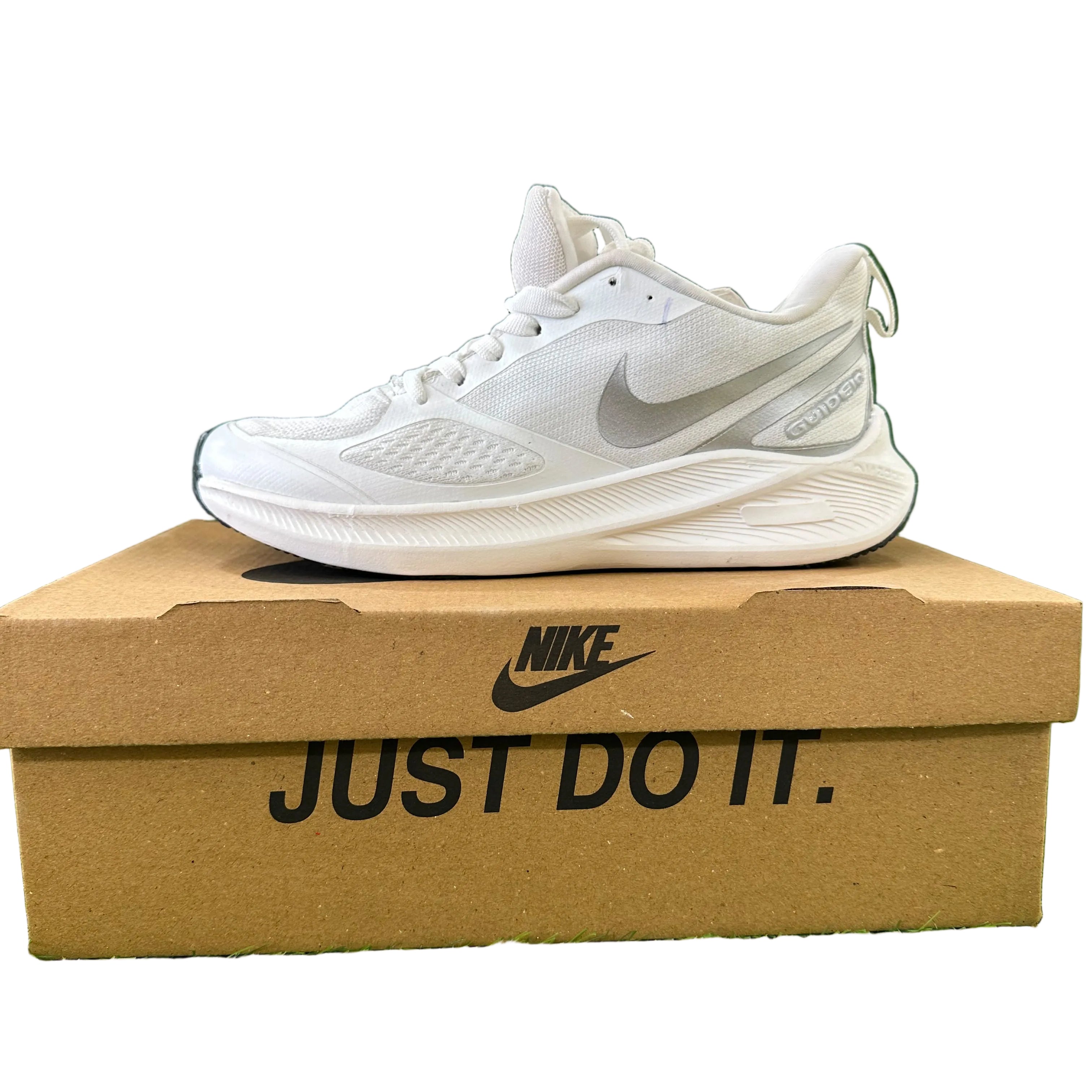 Active Performance Mesh Sneakers – All White / Metallic Silver